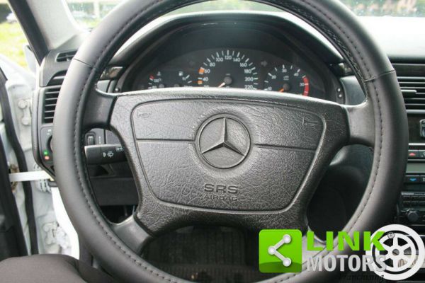 Mercedes-Benz E 220 CDI 1998 33128