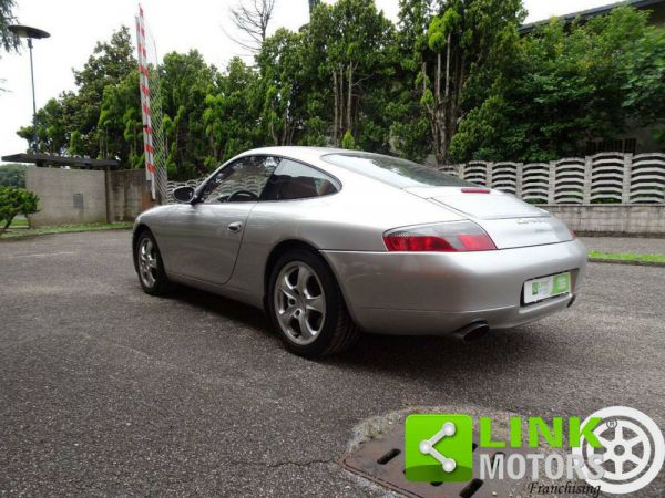 Porsche 911 Carrera 4 2000 33361