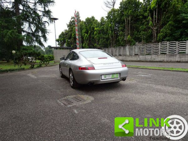 Porsche 911 Carrera 4 2000 33362