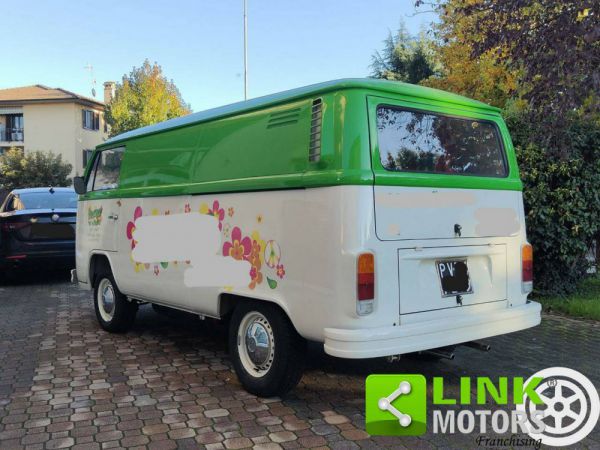 Volkswagen T2b panel van 1973 33563