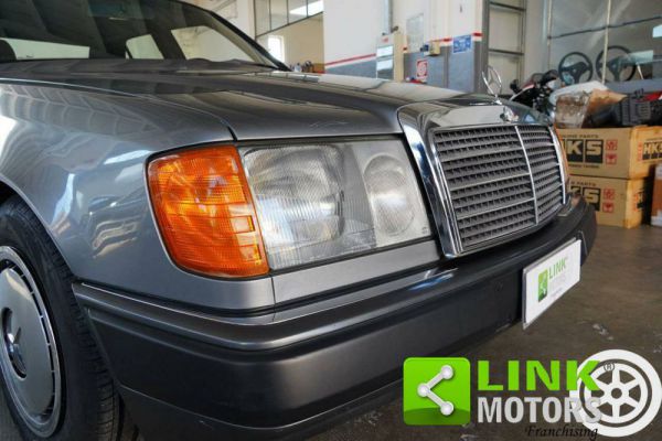 Mercedes-Benz 200 1989 57225