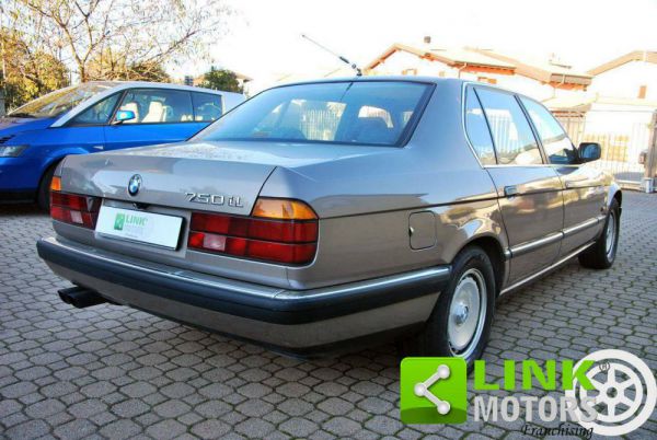 BMW 750iL 1989 57430