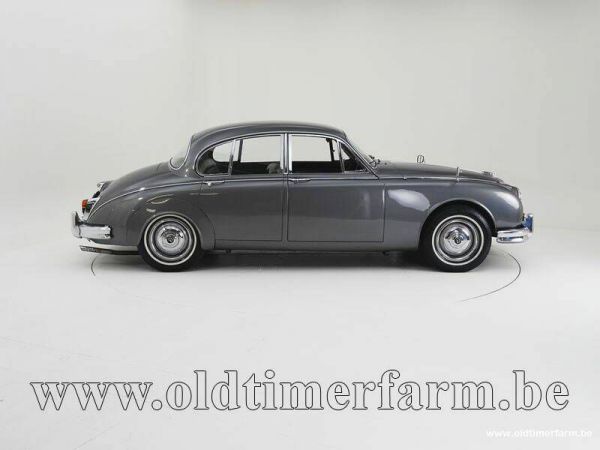 Daimler V8-250 1963 36864