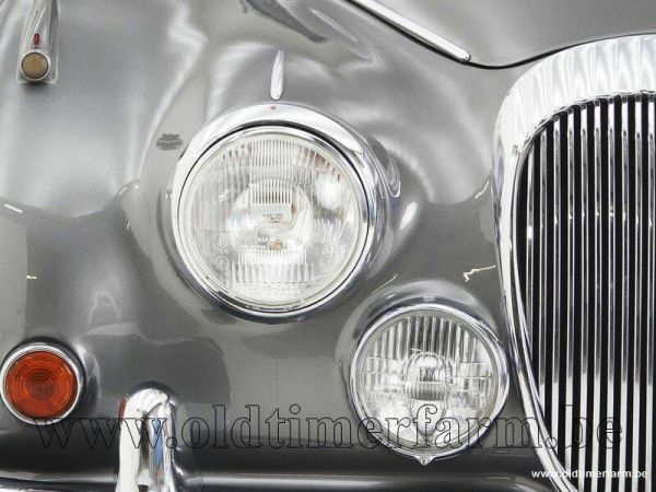 Daimler V8-250 1963 36869