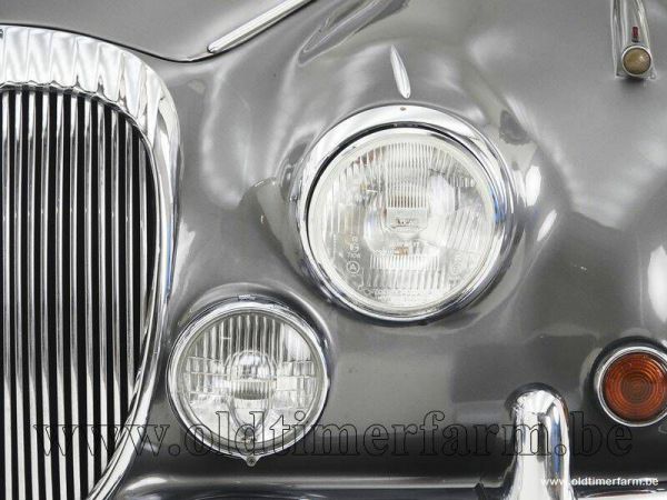 Daimler V8-250 1963 36870