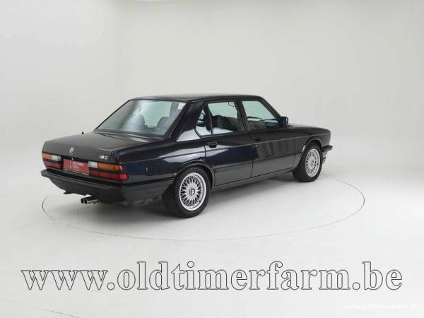 BMW M5 1986