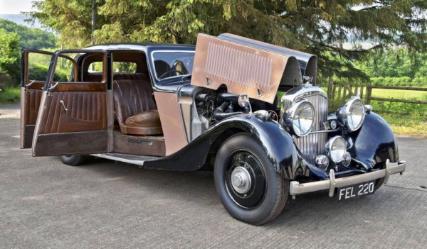 Bentley 4 1/4 Litre 1939 44148