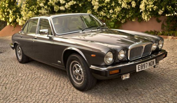 Jaguar XJ 12 1988 44821