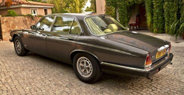 Jaguar XJ 12 1988 44827