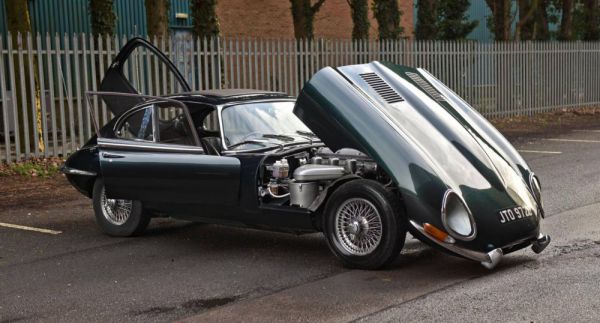 Jaguar E-Type (2+2) 1966 45396