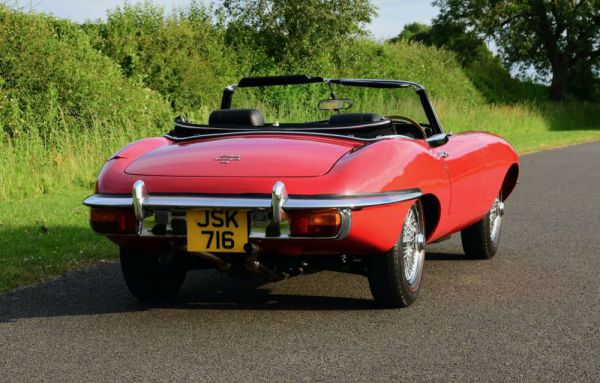 Jaguar E-Type 1969 61829