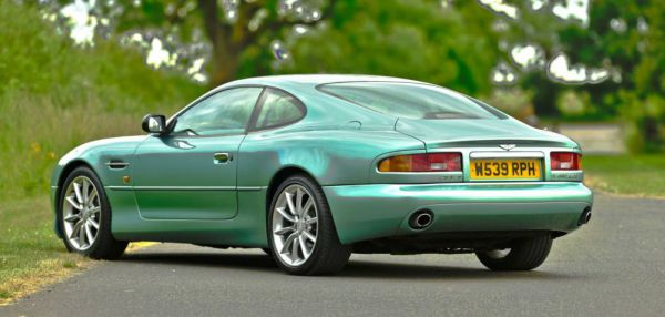 Aston Martin DB 7 Vantage 2000 70010