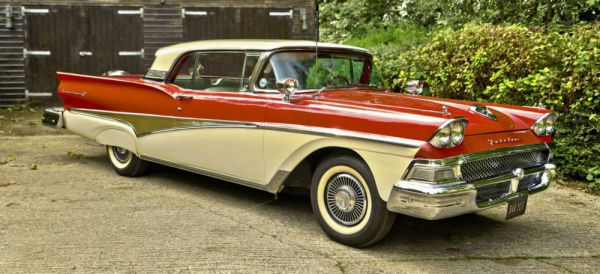 Ford Fairlane 500 Skyliner 1958