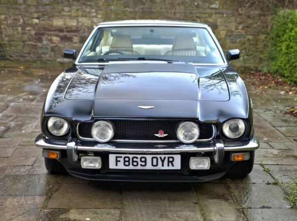 Aston Martin V8 EFi 1900 90311