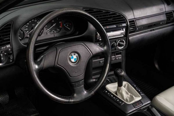 BMW 318i 1995 6513