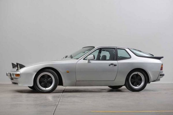 Porsche 944 1982