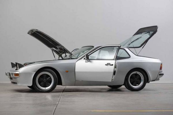 Porsche 944 1982 6642