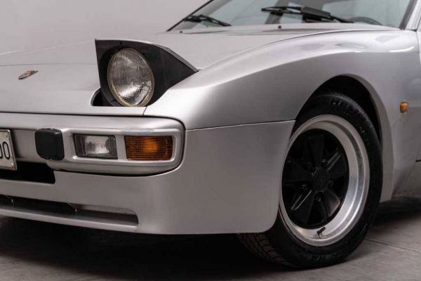 Porsche 944 1982 6646