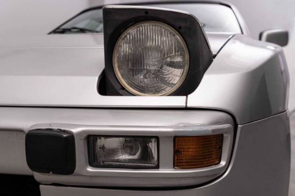 Porsche 944 1982 6647