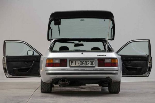 Porsche 944 1982 6648