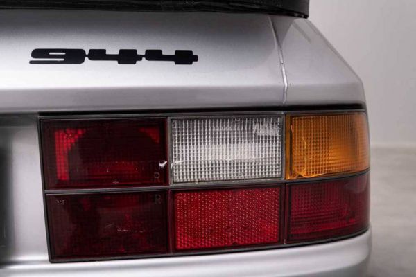 Porsche 944 1982 6651