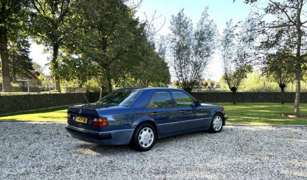 Mercedes-Benz E 500 1993 82659