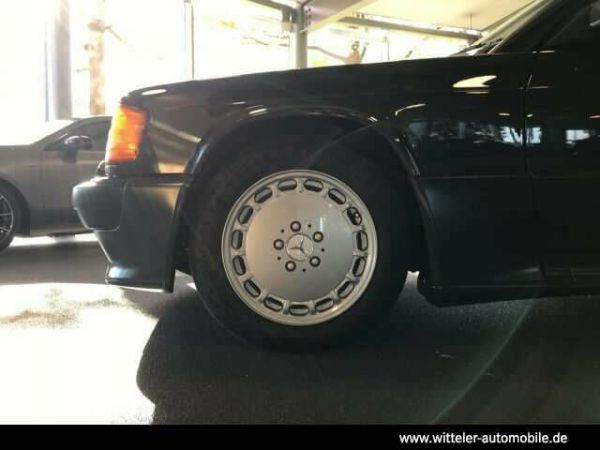 Mercedes-Benz 190 E 2.5-16 1990 67613