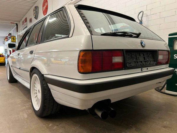 BMW 325ix Touring 1988 3198