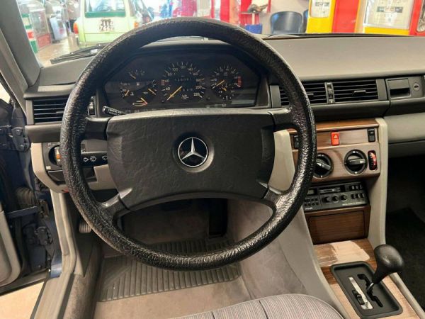 Mercedes-Benz 230 CE 1990 3315