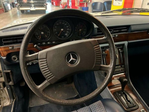 Mercedes-Benz 280 SE 1980 3331