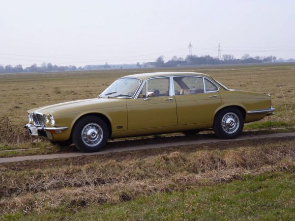 Jaguar XJ 6 L 4.2 1977 51704