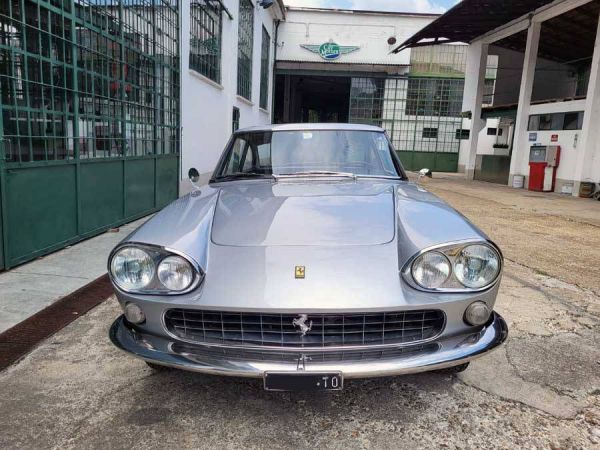 Ferrari 330 GT 2+2 1964 9725