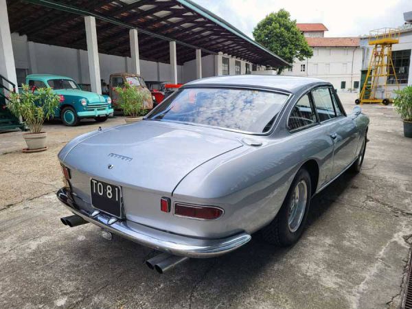 Ferrari 330 GT 2+2 1964 9729