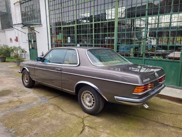 Mercedes-Benz 280 CE 1983 9901