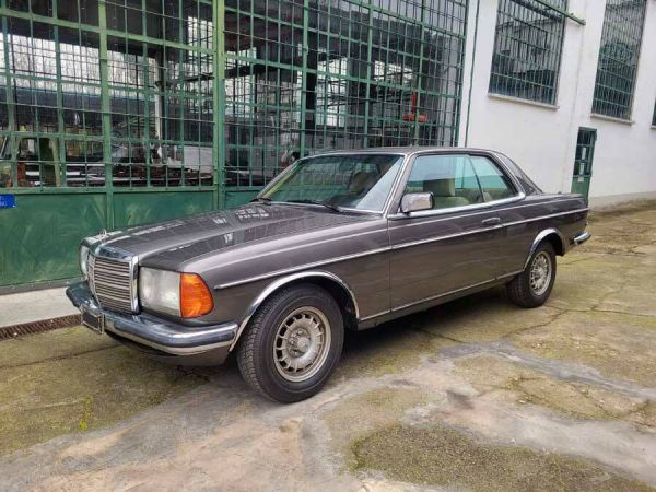 Mercedes-Benz 280 CE 1983 9902