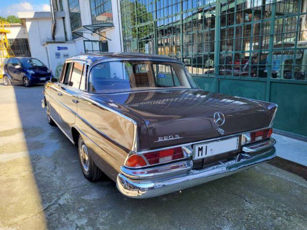 Mercedes-Benz 220 S b 1965 9913