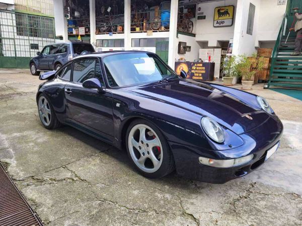 Porsche 911 Carrera 2 1992 10030