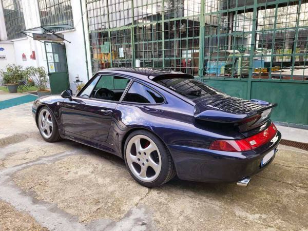 Porsche 911 Carrera 2 1992 10035