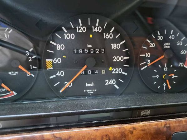 Mercedes-Benz 500 SEL 1985 62123