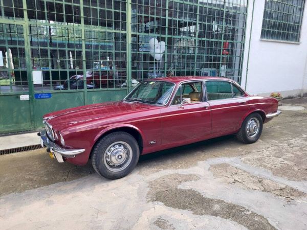 Jaguar XJ 6 L 4.2 1976 109412