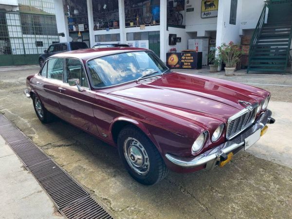 Jaguar XJ 6 L 4.2 1976 109418