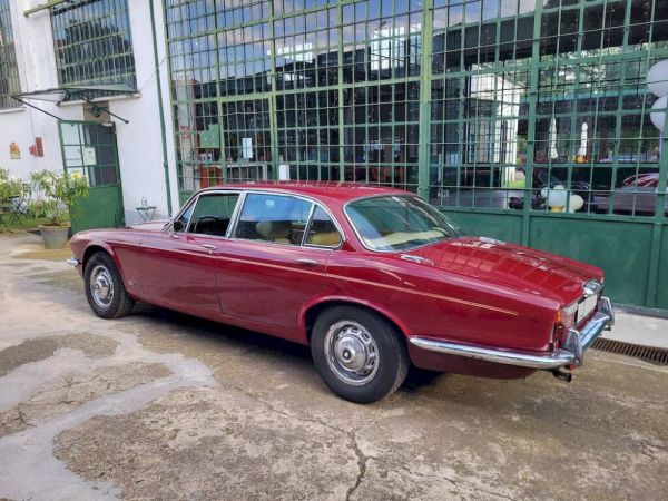 Jaguar XJ 6 L 4.2 1976 109423