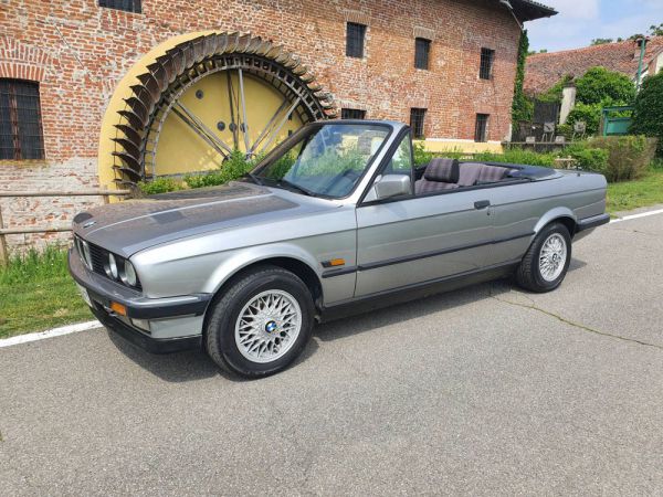 BMW 320i 1988