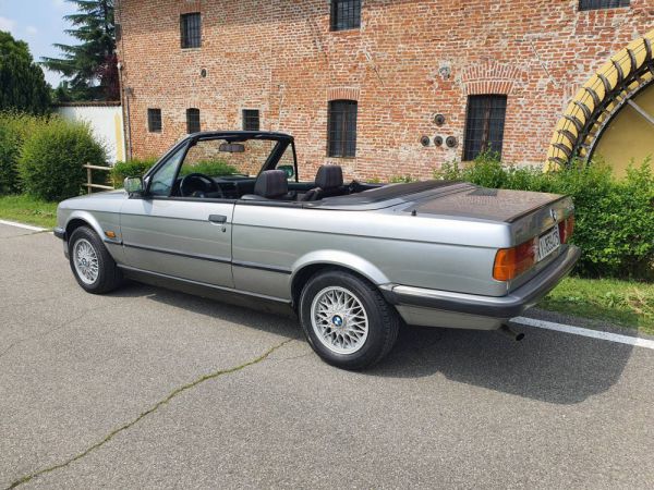 BMW 320i 1988 51052