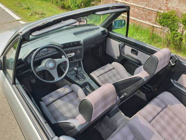 BMW 320i 1988 51057