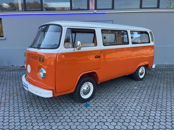 Volkswagen T2b minibus 1974