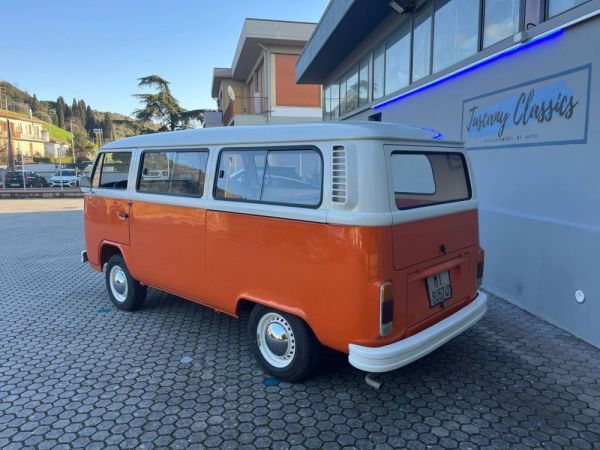 Volkswagen T2b minibus 1974 105879