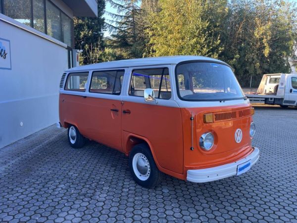 Volkswagen T2b minibus 1974 105882