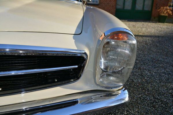 Mercedes-Benz 230 SL 1966 50502