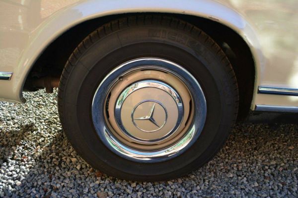 Mercedes-Benz 230 SL 1966 50509